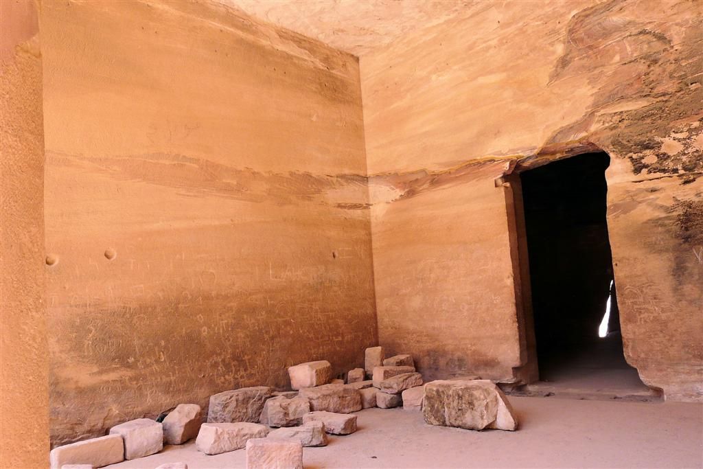 JORDANIЁ - PETRA - in het complex van de tuintempel