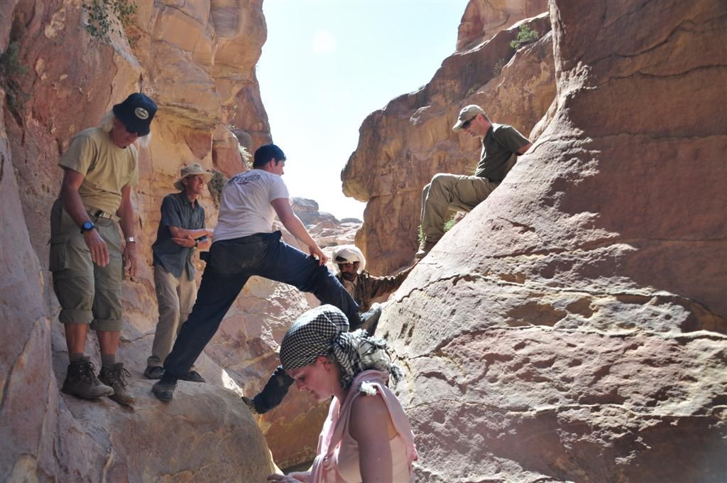 JORDANIЁ - PETRA - de eerste hindernis onderweg naar de al Muthlim-tunnel