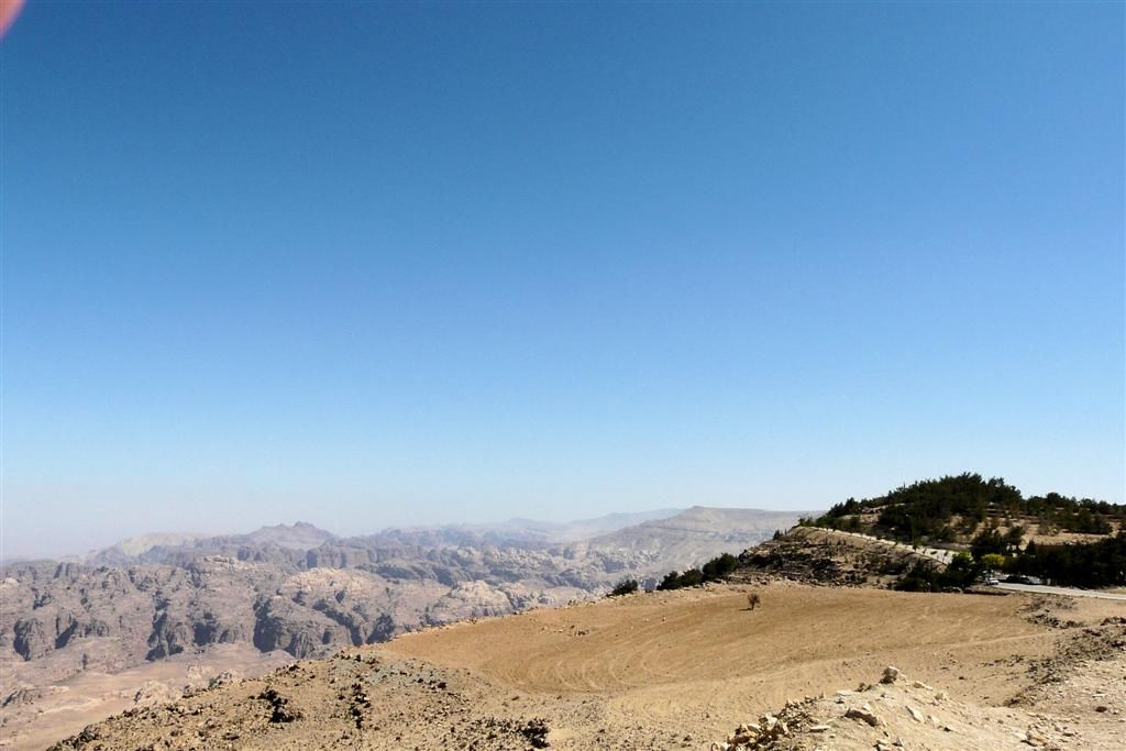JORDANIЁ - PETRA -> WADI RUM - uitzicht onderweg