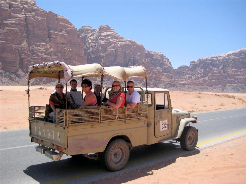 JORDANIЁ - WADI RUM - jeep tocht door de woestijn