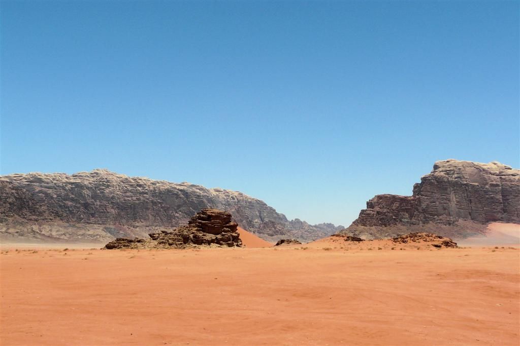JORDANIЁ - WADI RUM - uitzicht van de Wadi Rum woestijn