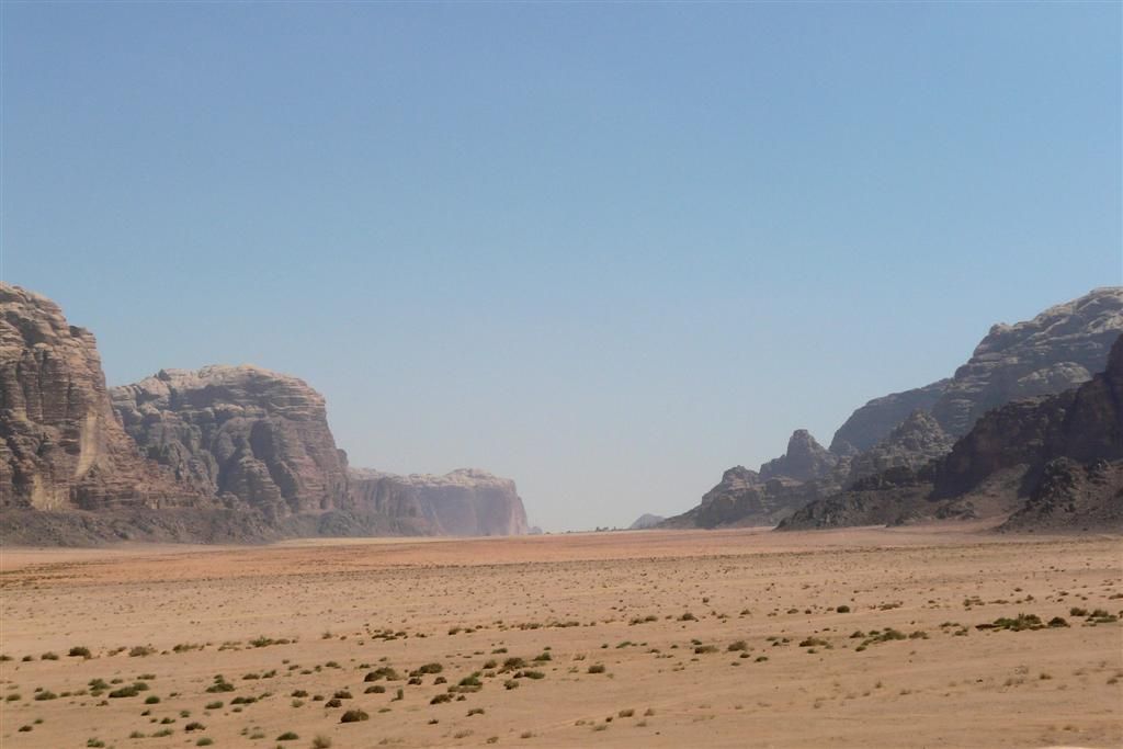 JORDANIЁ - WADI RUM - uitzicht van de Wadi Rum woestijn