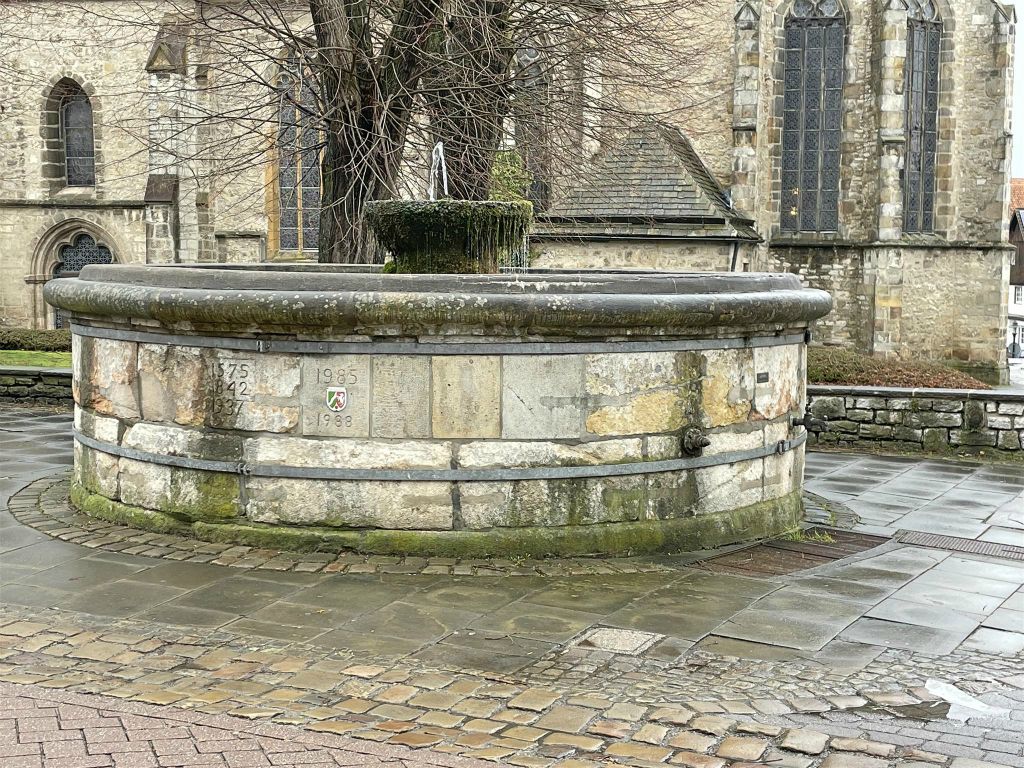 NIEHEIM - een fontein