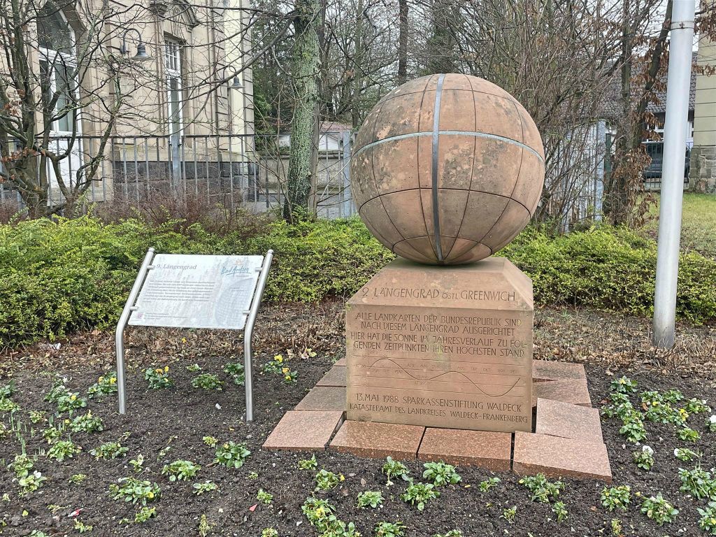 BAD AROLSEN - het Längengrad monument
