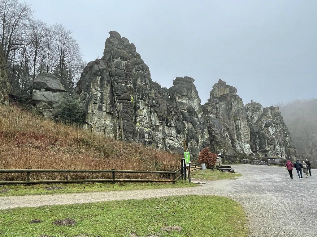 HORN-BAD MEINBERG - die externsteine, een formatie van zandstenen