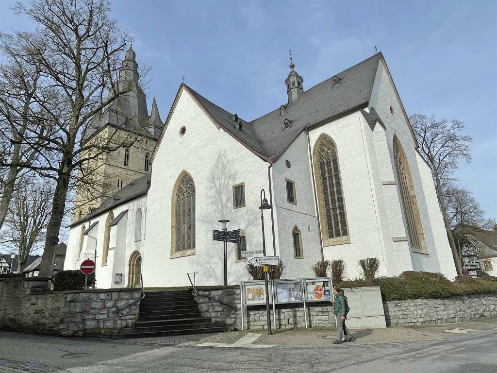 BRILON - de proostkerk van St. Peter en Andreas