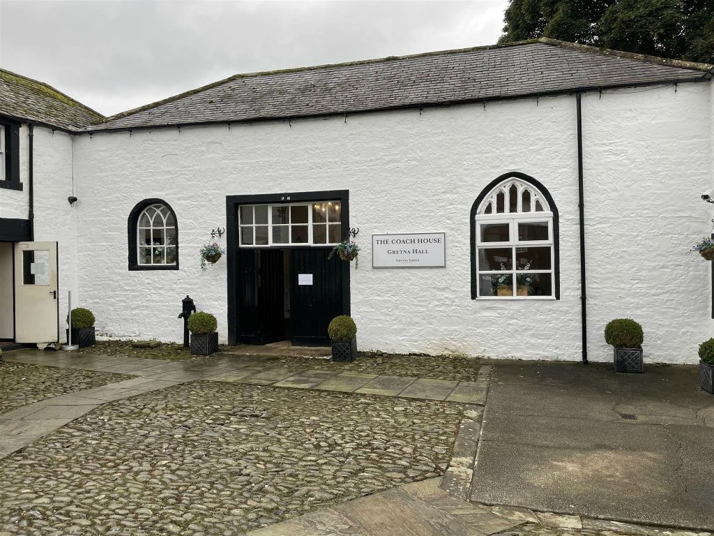 GRETNA GREEN - het koetshuis van de trouwlocatie Gretna Hall