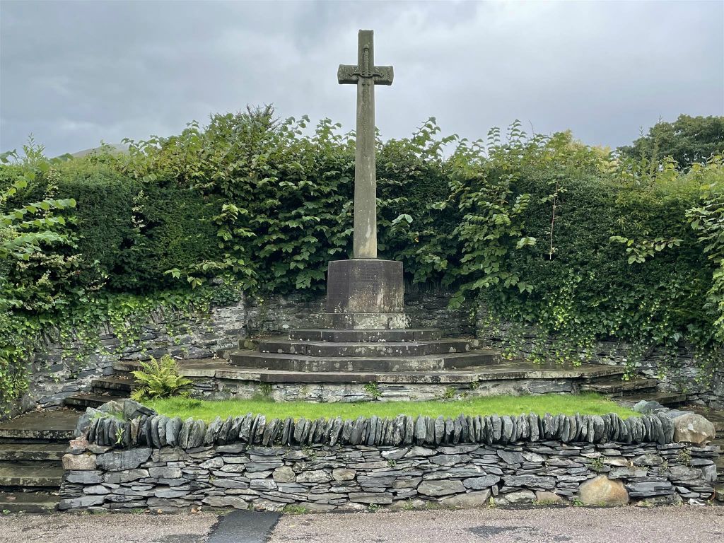 LUSS - een oorlogsmonument