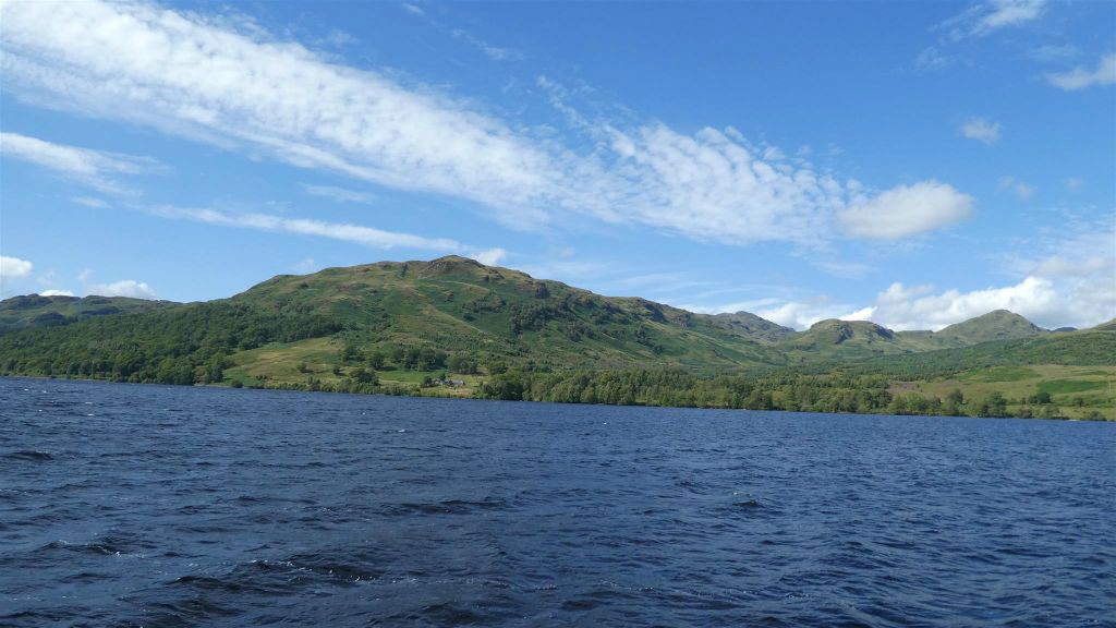 LOCH KATRINE - het uitzicht bij het meer Loch Katrine
