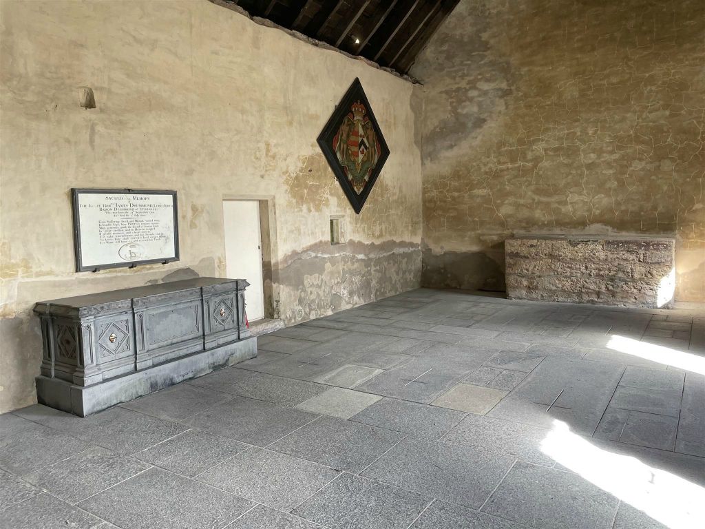 INNERPEFFRAY - binnen in de Mariakapel