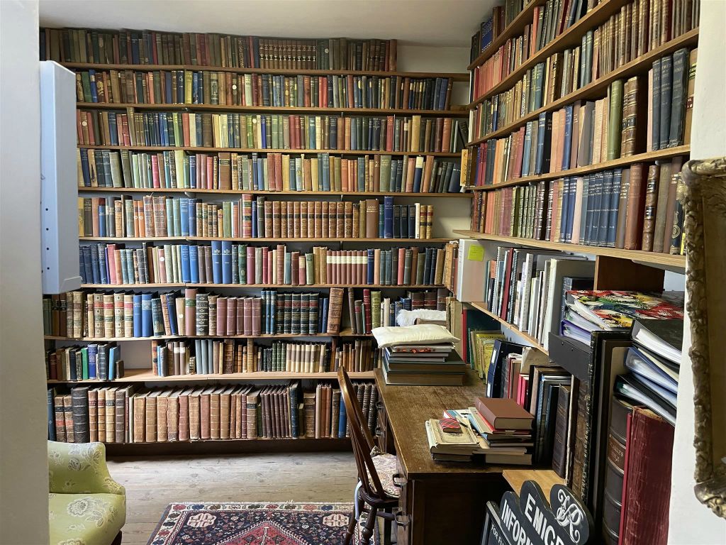 INNERPEFFRAY - binnen in de eerste uitleenbibliotheek van Schotland