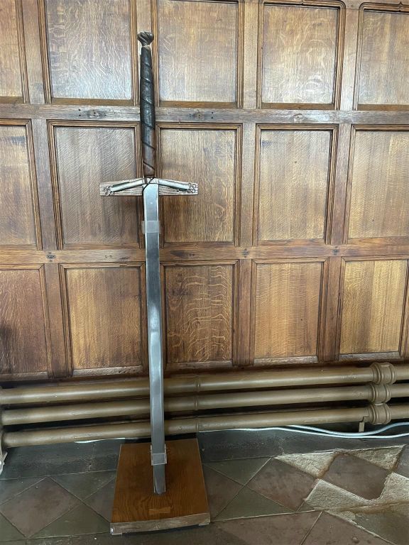 EDINBURGH - een zwaard in de Great Hall bij het kasteel van Edinburgh