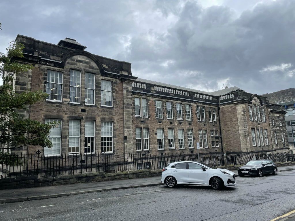 EDINBURGH - de university of Edinburgh's summer school