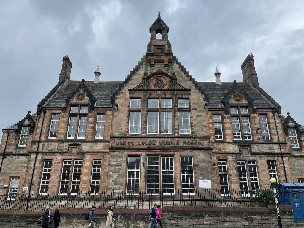 EDINBURGH - de Milton house public school