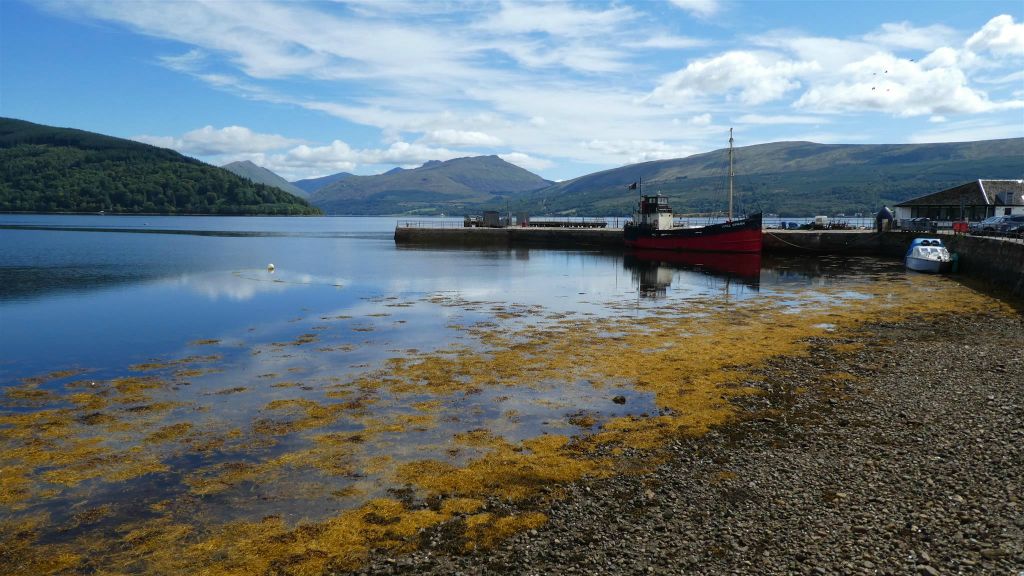 INVERARAY - de kust aan het meer Loch Fyne