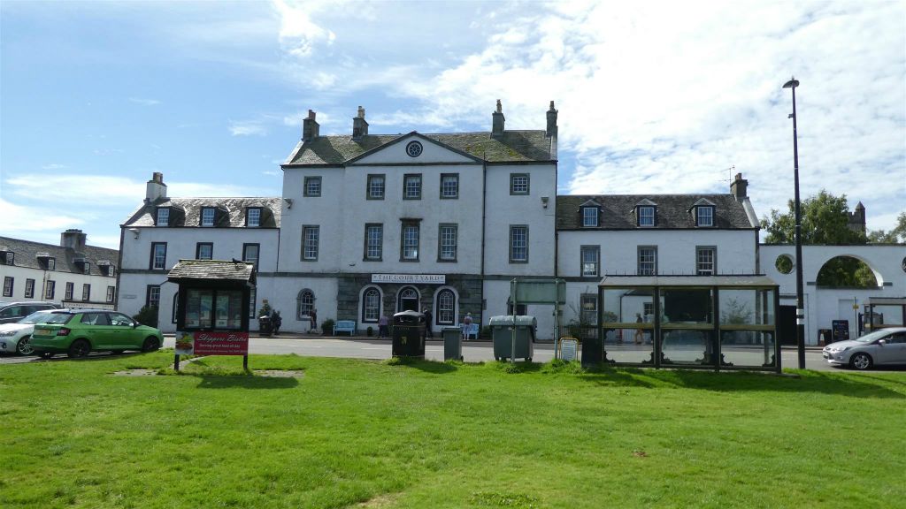 INVERARAY - de winkel The Courtyard