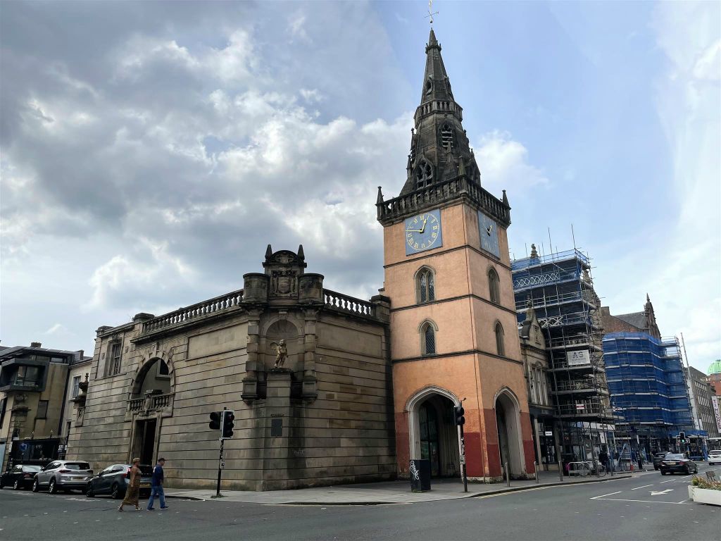 GLASGOW - het Tron theater en de Tron-toren