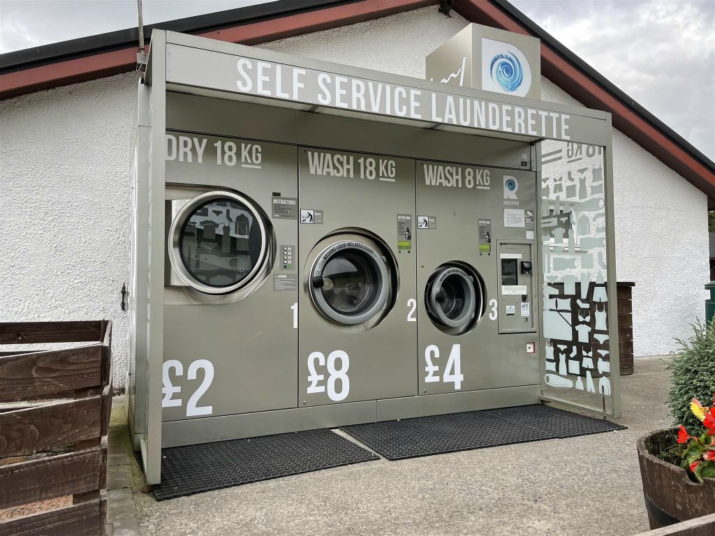 TYNDRUM - enkele grote wasmachines