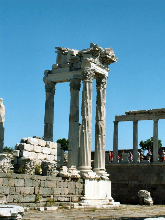 BERGAMA - de tempel van de Akropolis van Pergamon