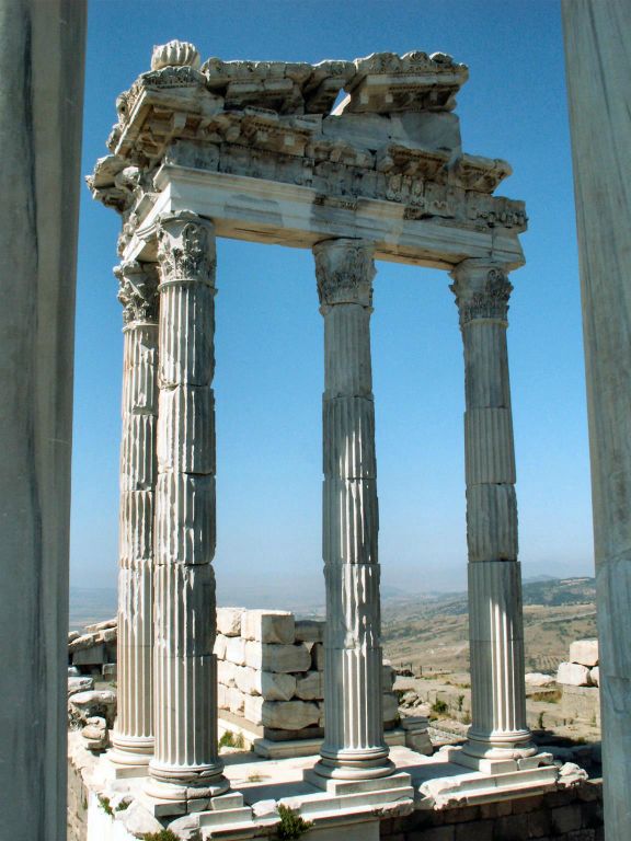 BERGAMA - de tempel van de Akropolis van Pergamon