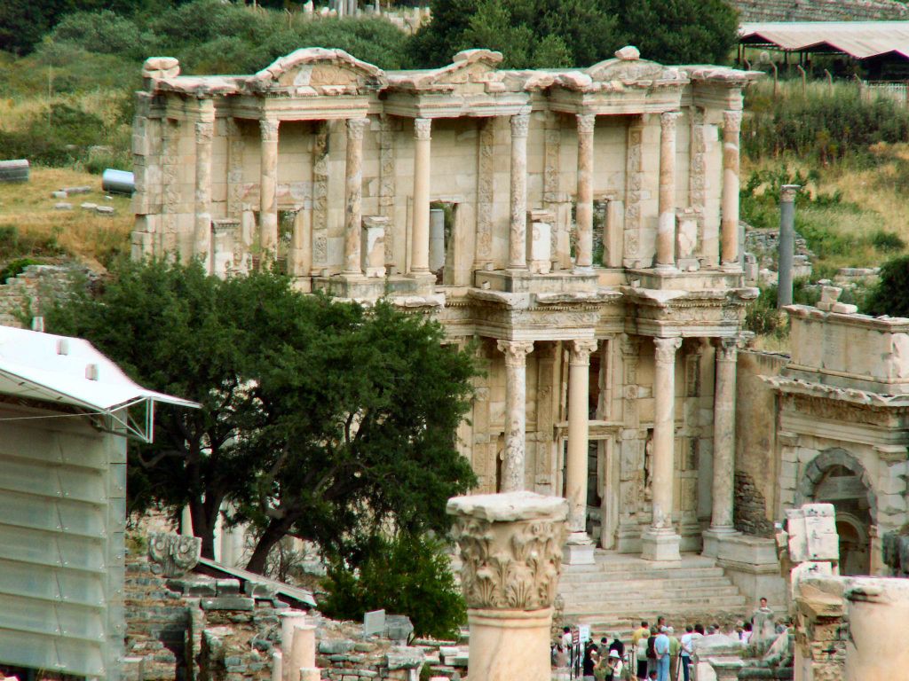 SELÇUK - de bibliotheek van Celsus bij de ruïnes van Efese