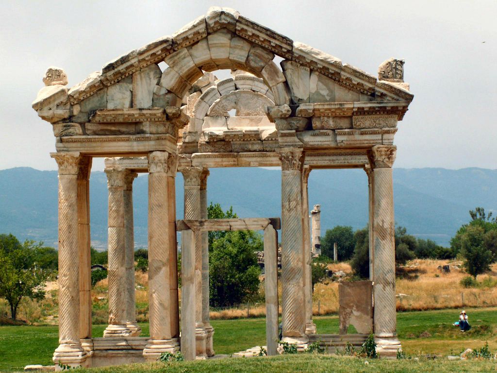 SELÇUK -> PAMUKKALE - de tetrapylon bij de ruïnes van Aphrodisias