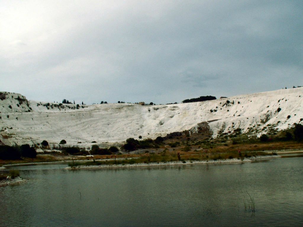PAMUKKALE - uitzicht op de kalkterrassen