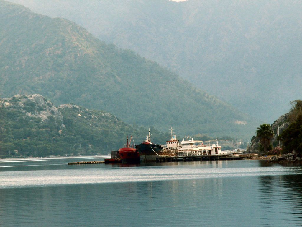 MARMARIS -> DALYAN - enkele boten voor anker