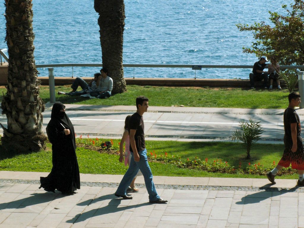 ANTALYA - enkele mensen bij het Karaalioğlu park