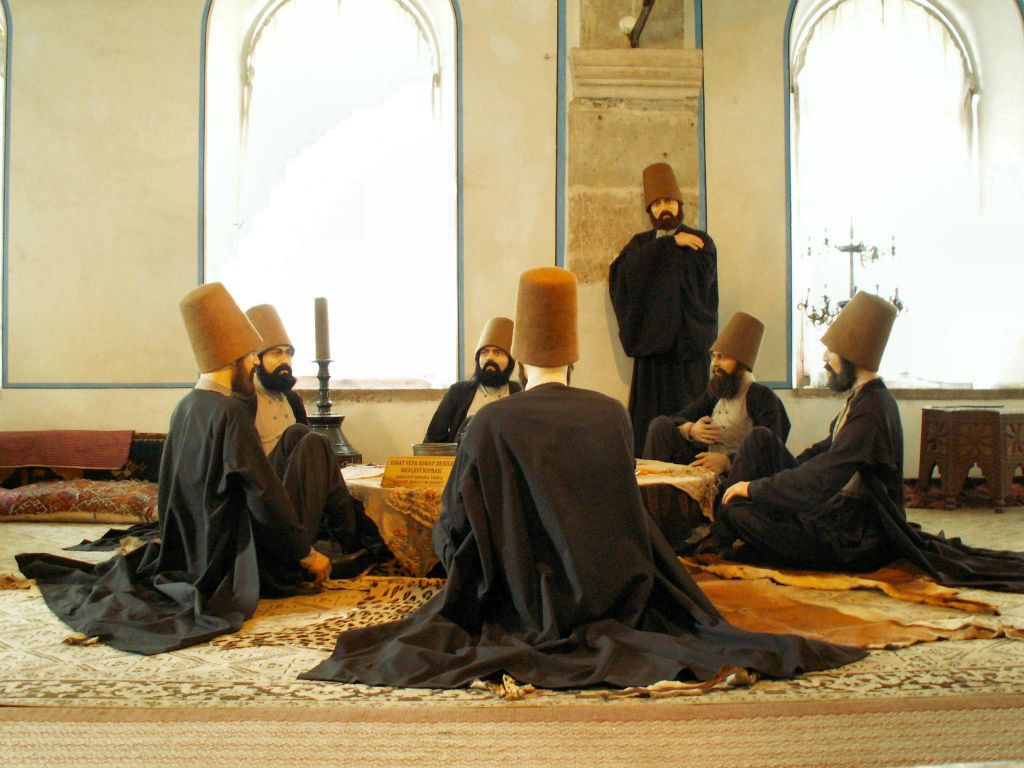 KONYA - afgebeeld het leven van de derwisjen in het Mevlâna museum