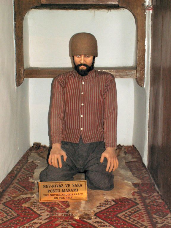 KONYA - afgebeeld het leven van de derwisjen in het Mevlâna museum