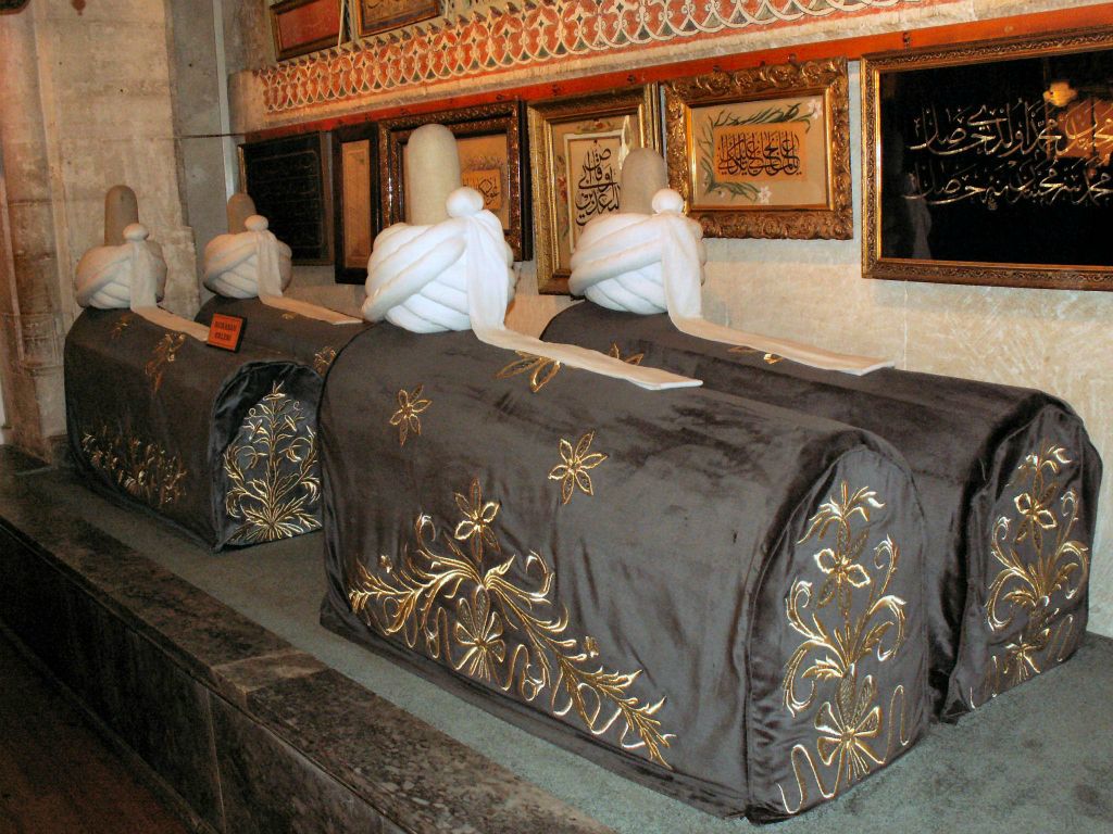 KONYA - enkele tombe's in het Mevlâna museum