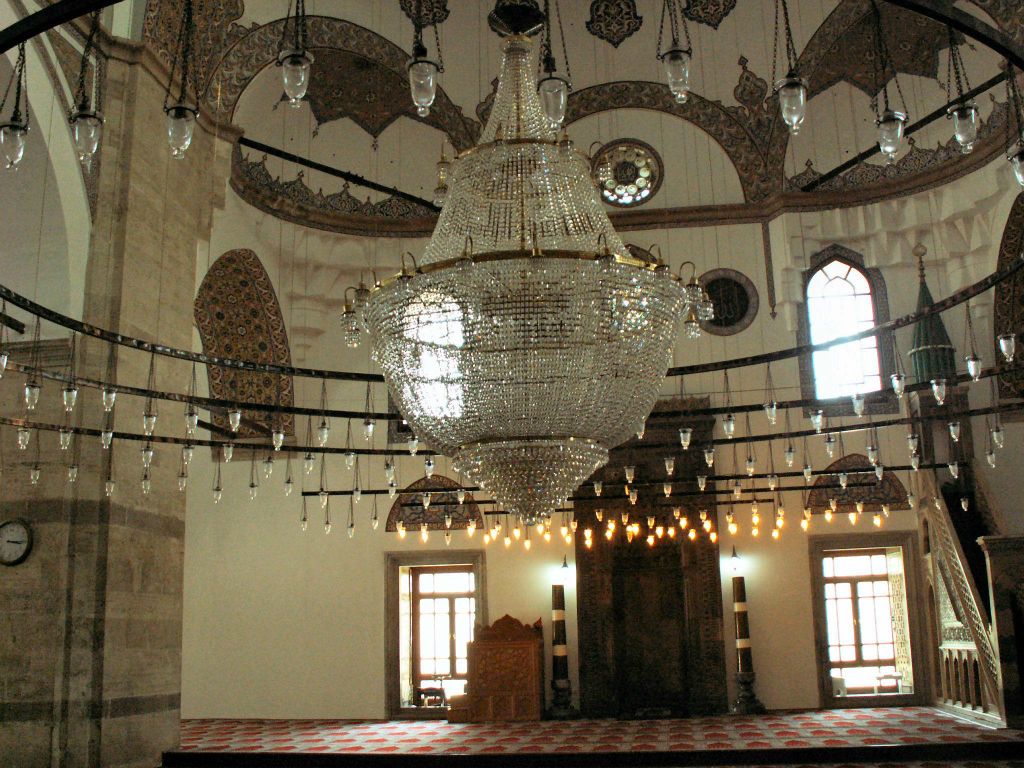KONYA - binnen in de moskee naast het Mevlâna museum