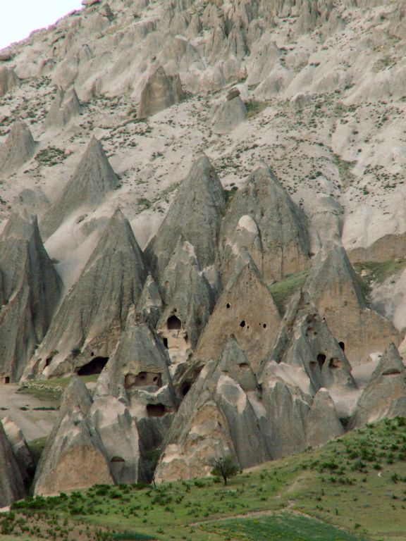 IHLARA -> ÜRGÜP - enkele rotswoningen