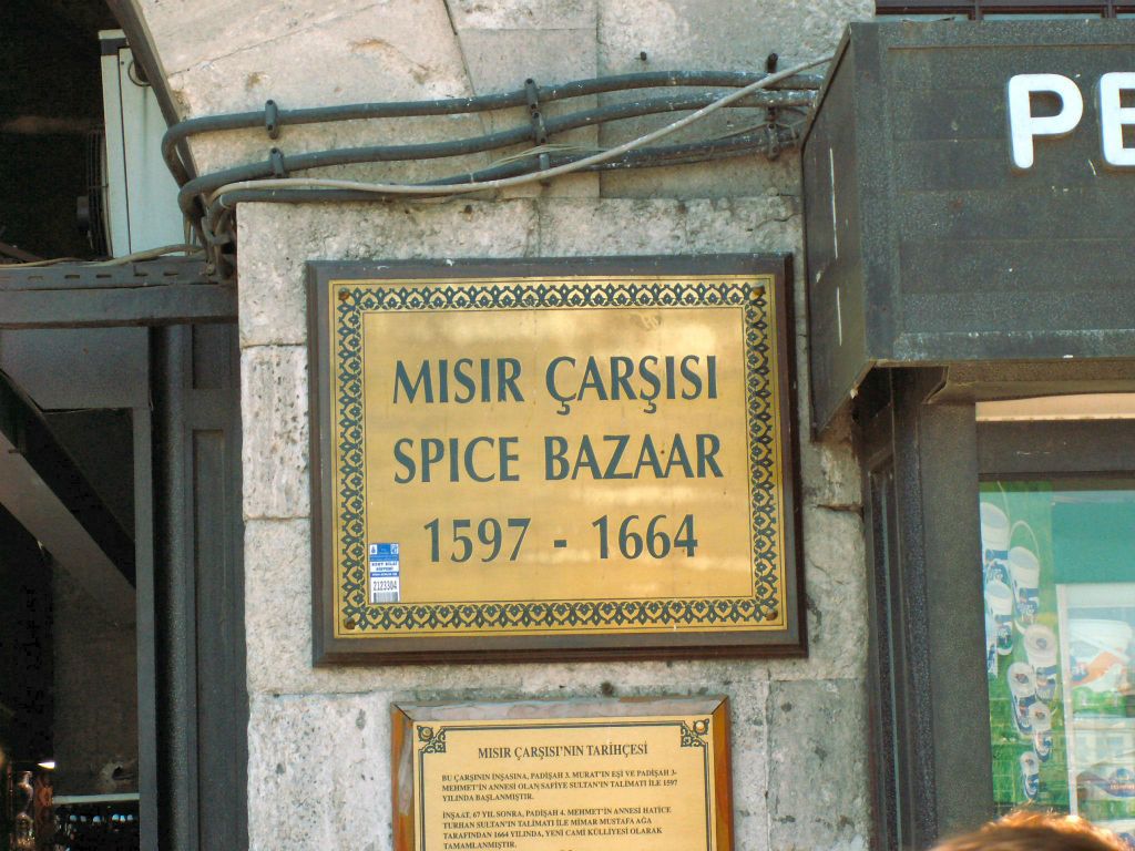 ISTANBUL - een bord op de Spice bazaar