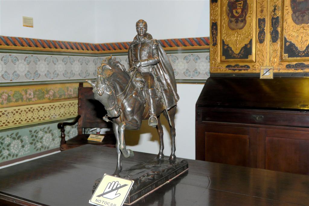 CARACAS - beeld in het geboortehuis van Simón Bolívar