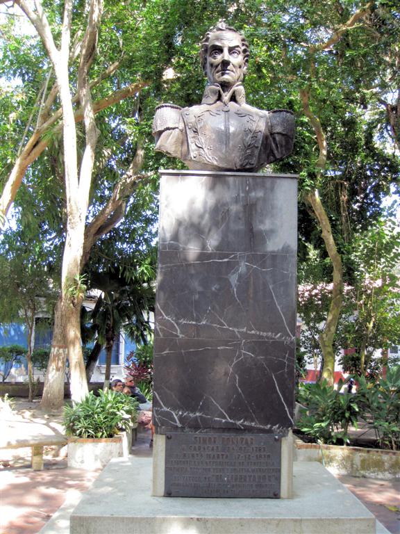 CHORONI - standbeeld van Simón Bolívar