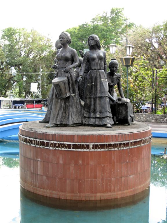 MÉRIDA - beeld bij 'Parque Las Heroínas'