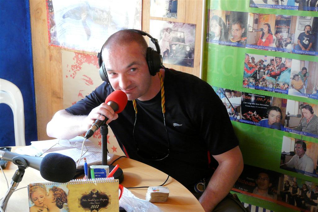 LOS NEVADOS - Carlos bij dorps radiostation Aldeas