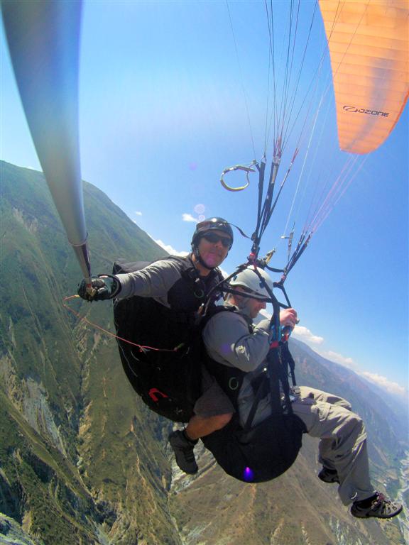 MÉRIDA - Carlos en begeleider in de lucht