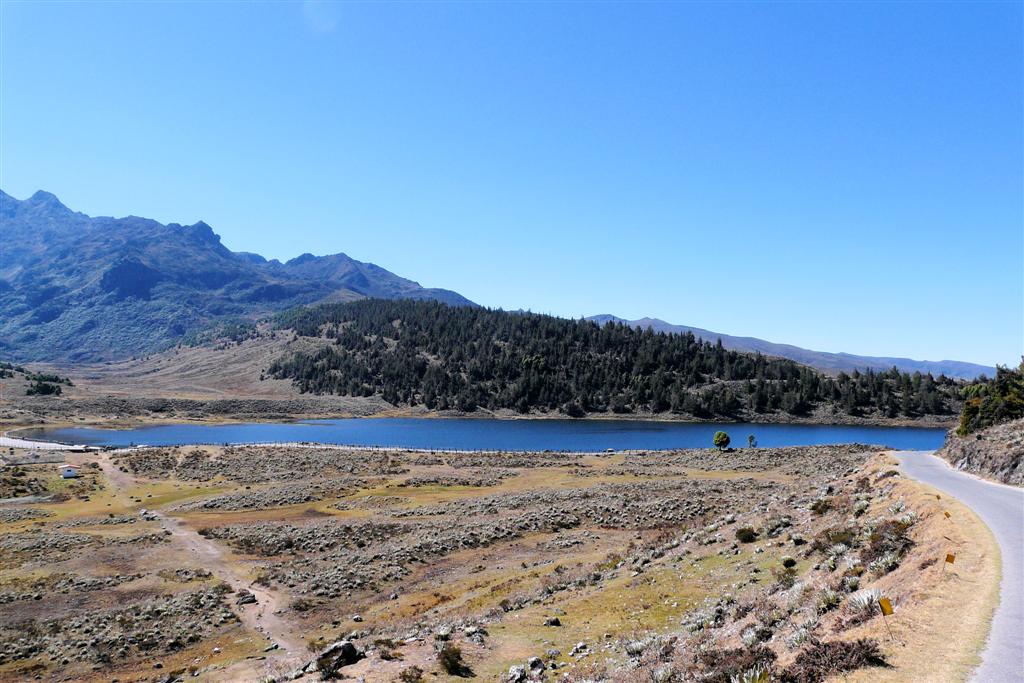 MÉRIDA -> PUERTO NUTRIAS - uitzicht op meer Mucubaij