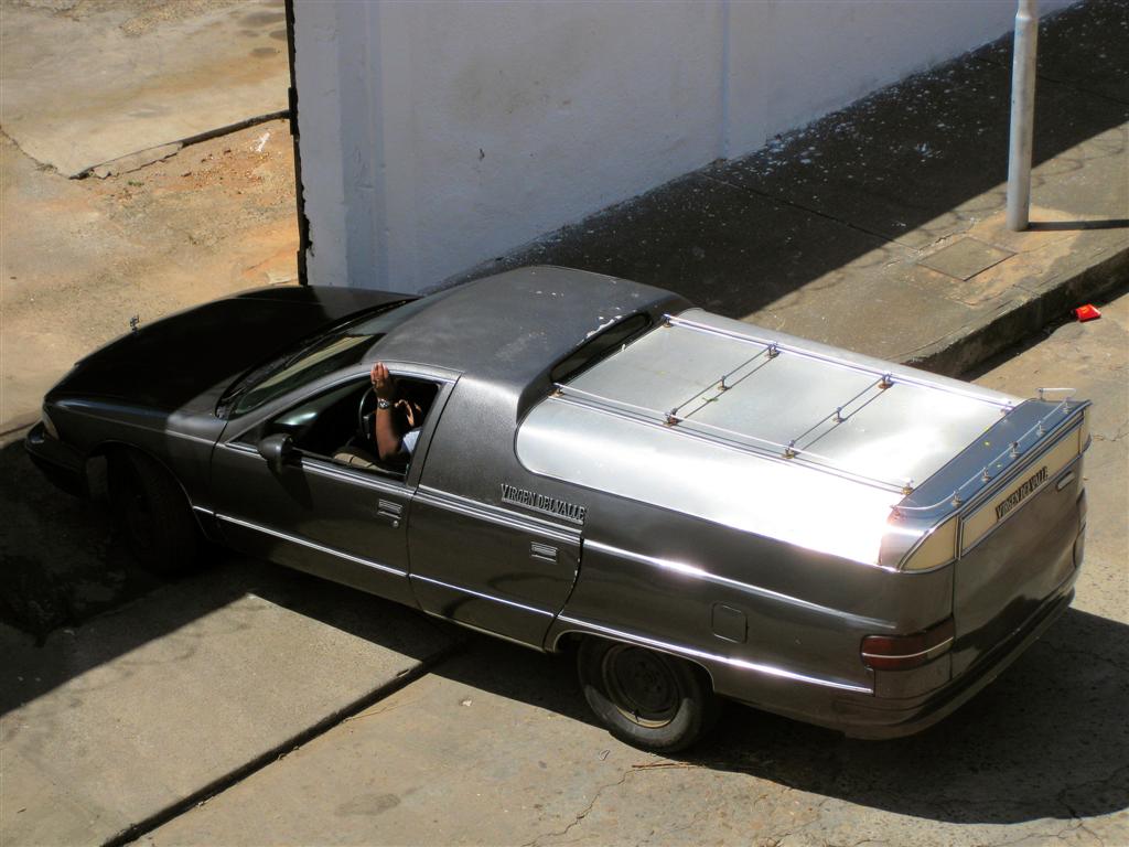 CIUDAD BOLĺVAR - lijkwagen