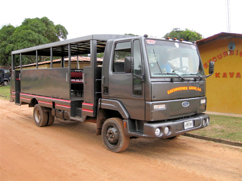 CANAIMA NATIONAAL PARK - vrachtwagen die ons van en naar vliegveld heeft vervoerd