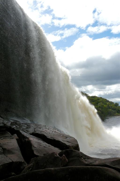 CANAIMA NATIONAAL PARK - Sapo waterval