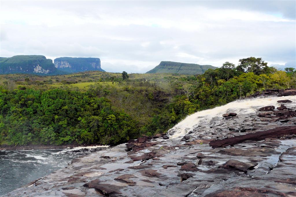 CANAIMA NATIONAAL PARK - begin van de Sapo waterval