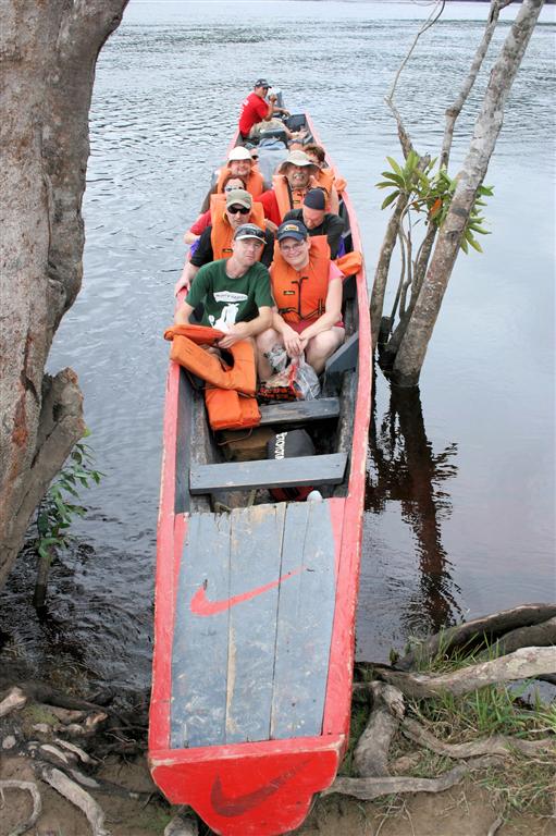 CANAIMA NATIONAAL PARK - in de boot onderweg naar Angel Falls waterval (hoogste vrij waterval ter wereld bijna 1km hoog)