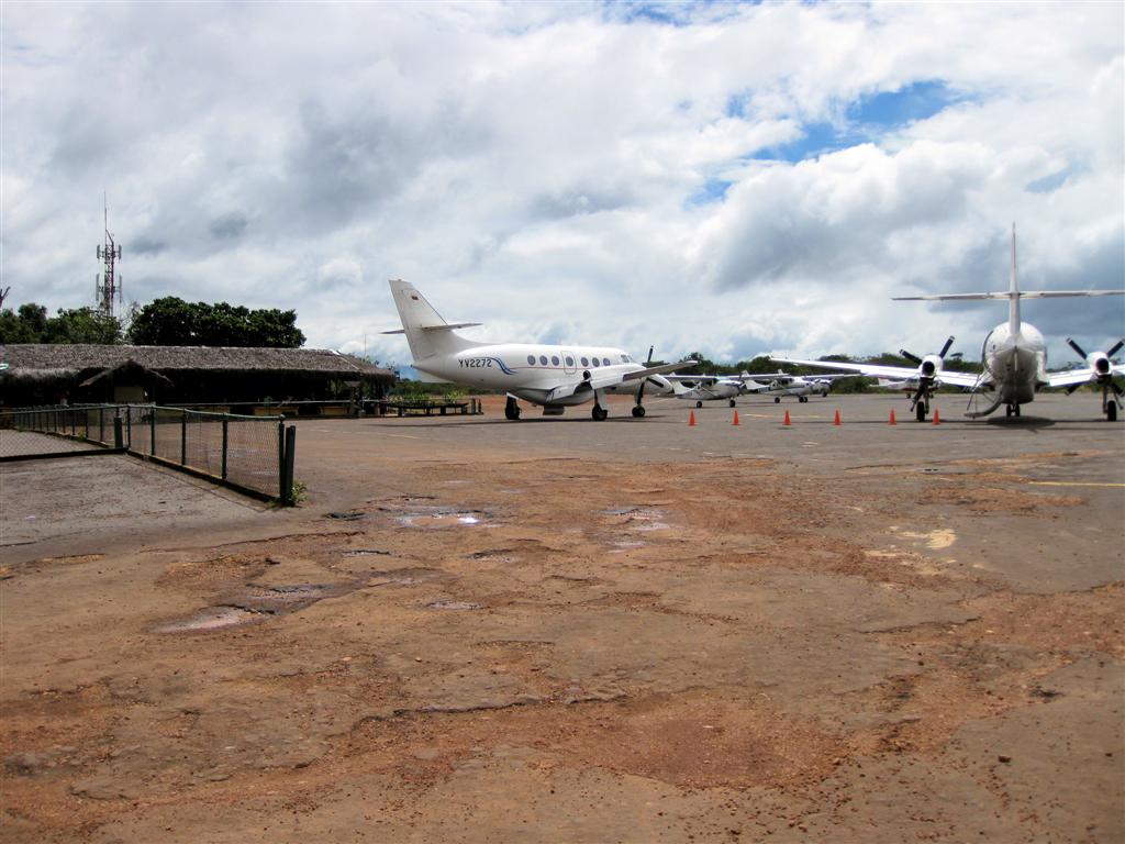 CANAIMA NATIONAAL PARK -> CIUDAD BOLIVAR - vliegveld Canaima