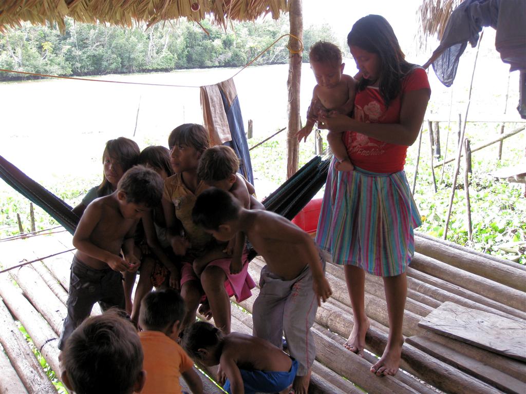 ORINOCO DELTA - amazone indianen kinderen