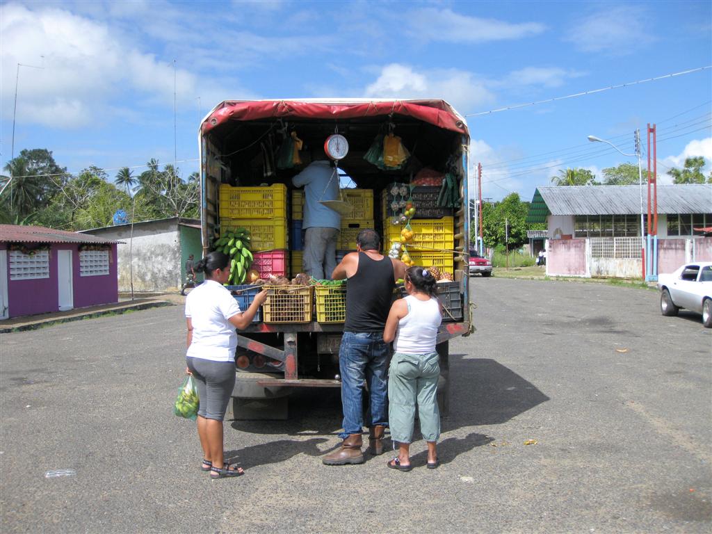 ORINOCO DELTA -> CARIPE - groenteverkoop