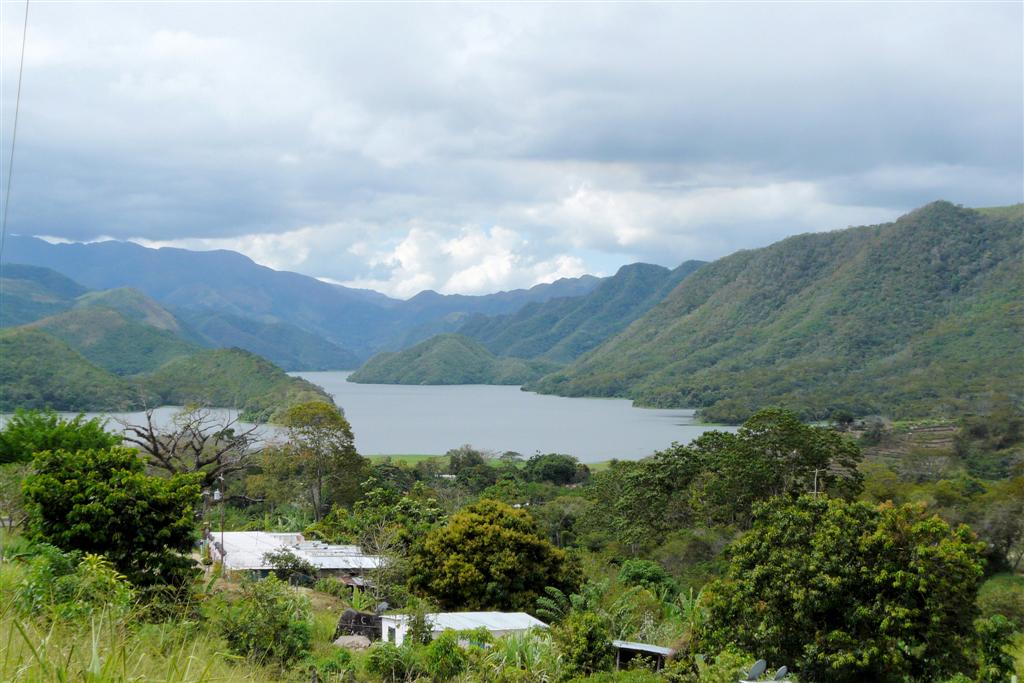 ORINOCO DELTA -> CARIPE - uitzicht op een meer